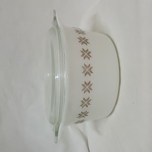 Pyrex- Vintage Town and Country #473, 1Qt